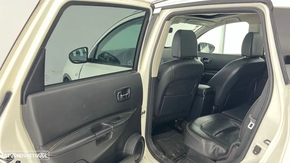 Nissan Qashqai +2 1.5 dCi Tekna Premium 17 - 10