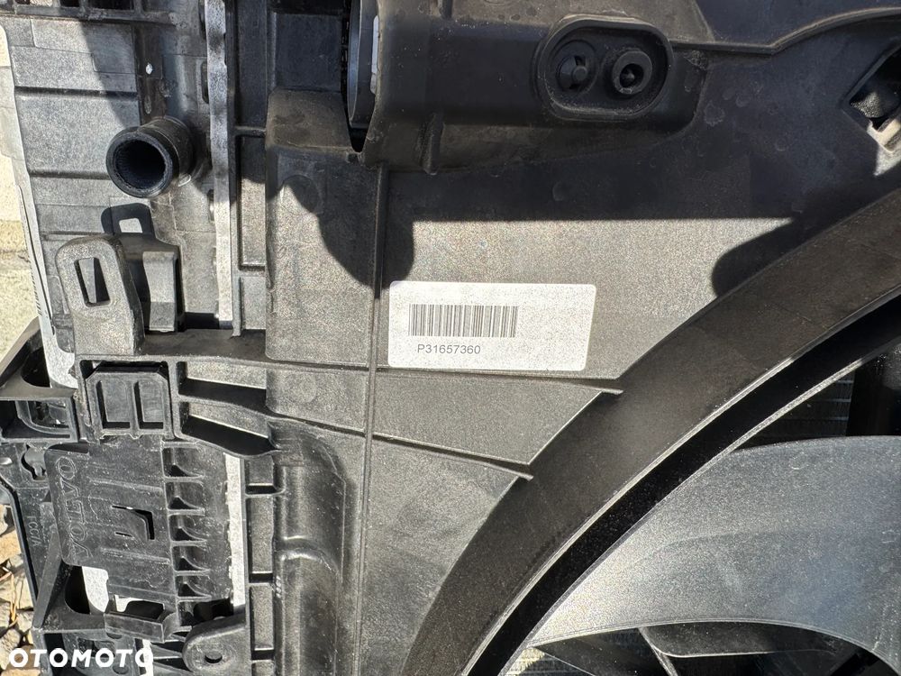 Volvo XC60 II T5  2.0B chłodnice kpl z węntylatorem - 3