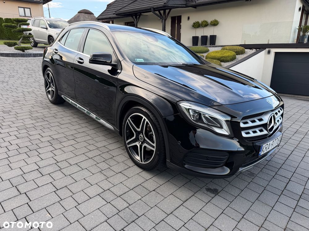 Mercedes-Benz GLA 200 d AMG Line - 11