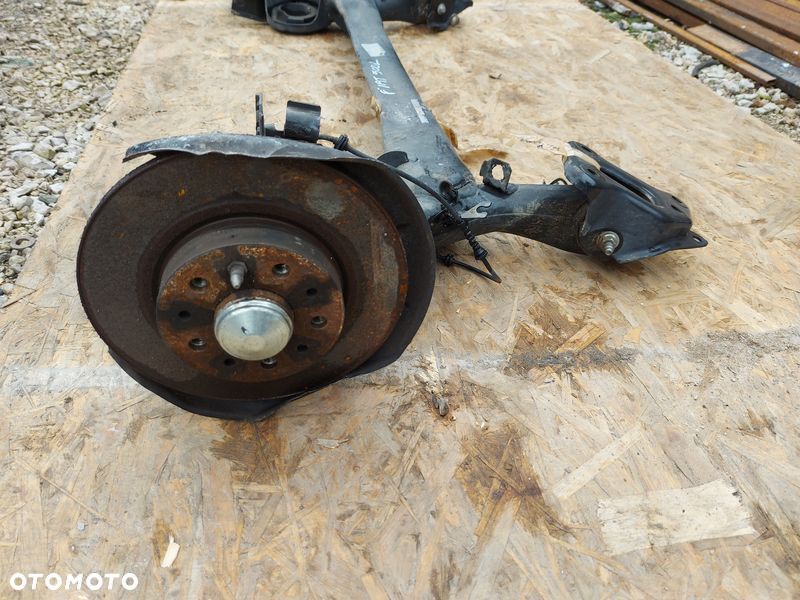 fiat 500l 500 l 0.9t 900 t belka zawieszenia tył tylna - 5