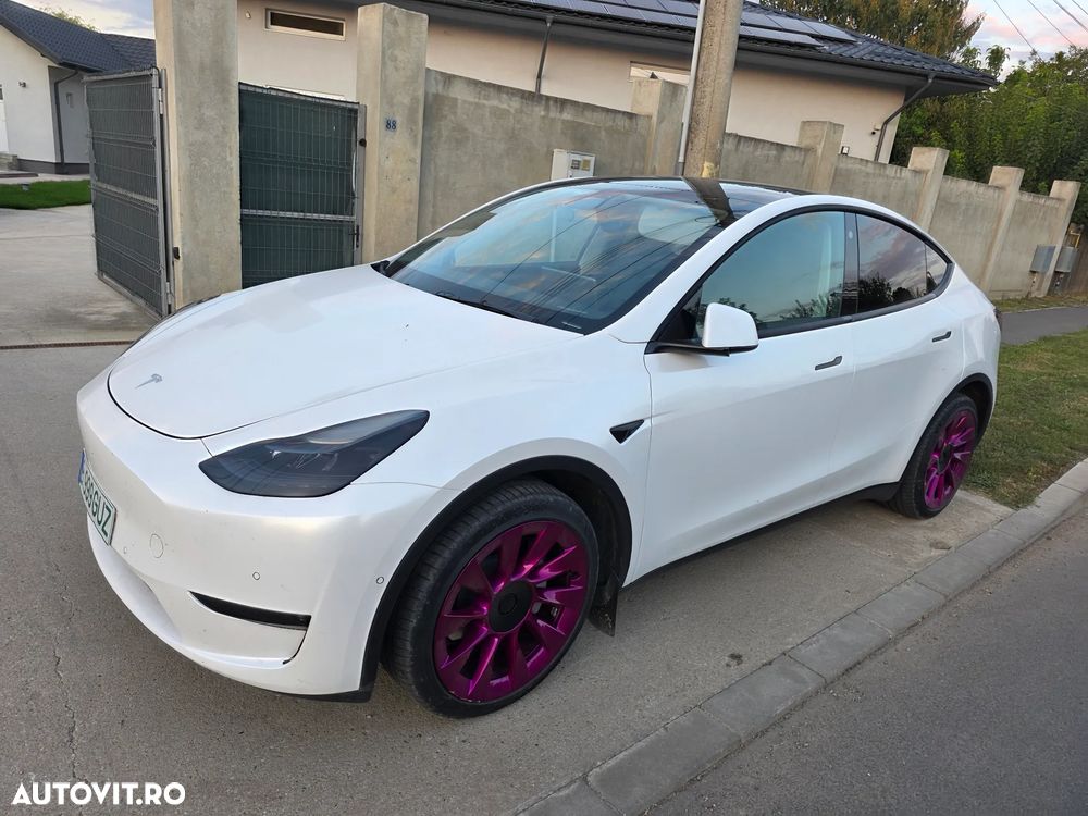 Tesla Model Y - 4