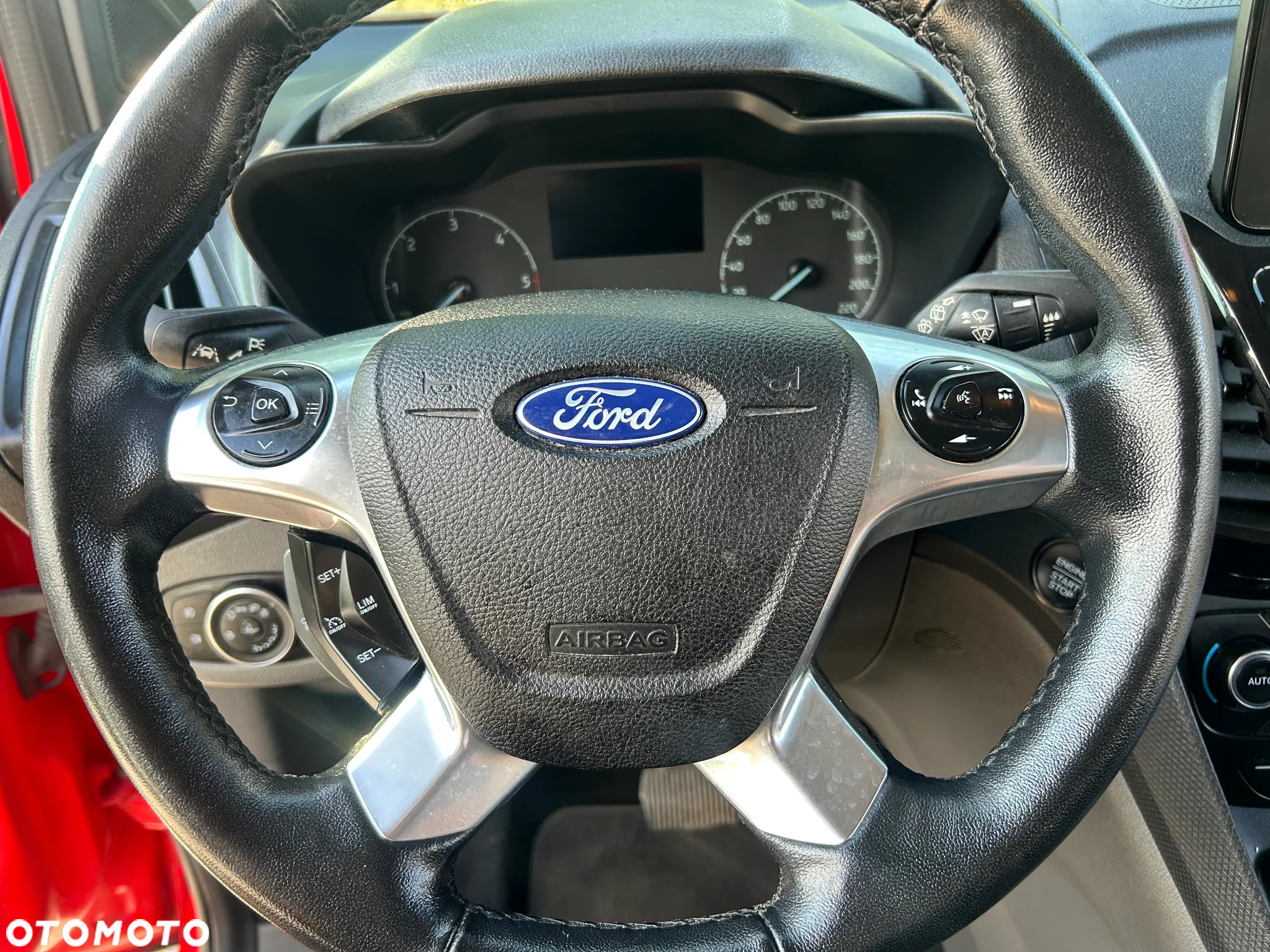 Ford Tourneo Connect 1.5 EcoBlue Titanium PowerShift - 33