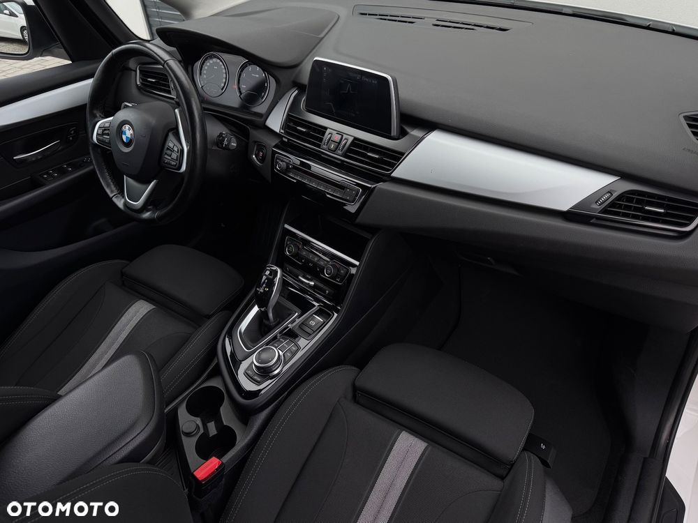BMW Seria 2 220d xDrive Sport-Aut Advantage - 29