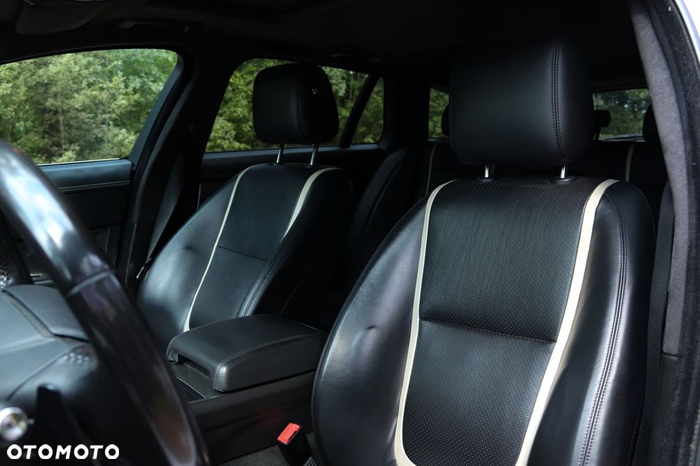 Jaguar XF 3.0 V6 D Portfolio - 10