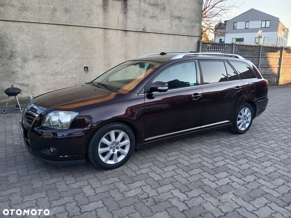 Toyota Avensis - 2