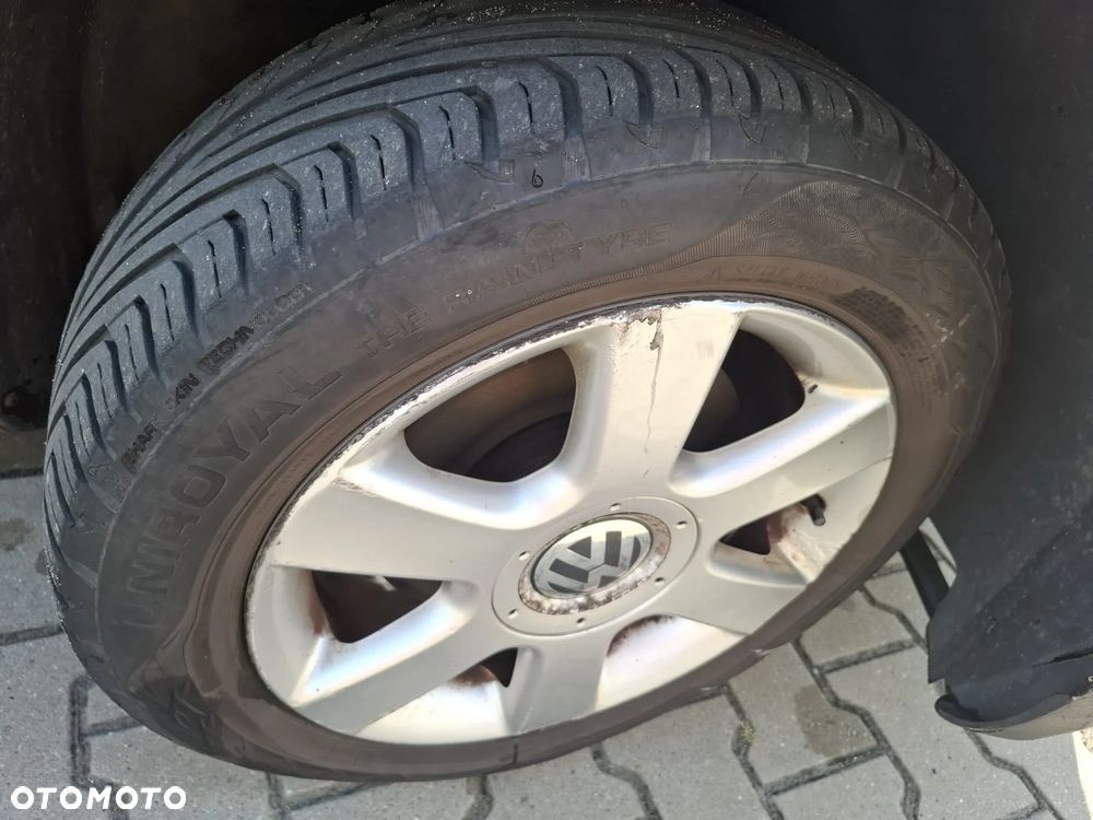 Volkswagen Touran 1.6 FSI Automatik Goal - 12