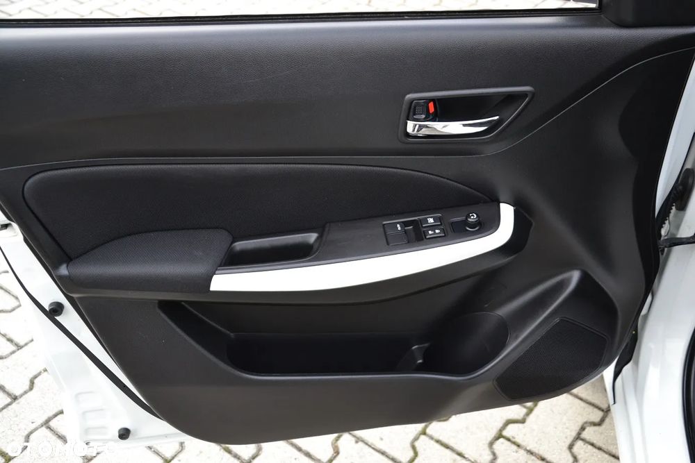 Suzuki Swift 1.2 Dualjet Allgrip Comfort - 12