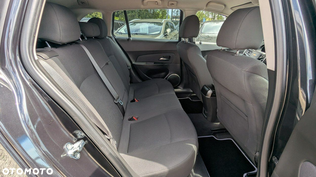 Chevrolet Cruze - 17