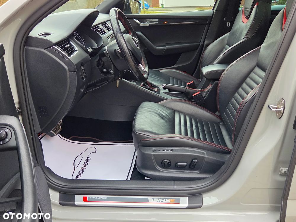 Skoda Octavia 2.0 TDI DSG RS - 28