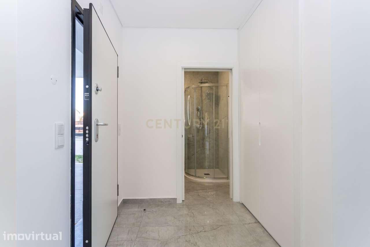 Moradia Nova T4 no coração da Aroeira - Grande imagem: 2/60