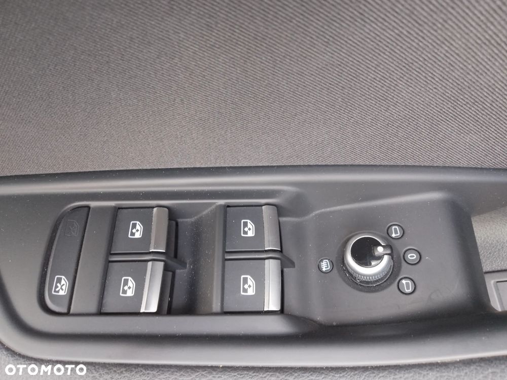 Audi A4 Limousine 35 TFSI mHEV S Line S tronic - 26