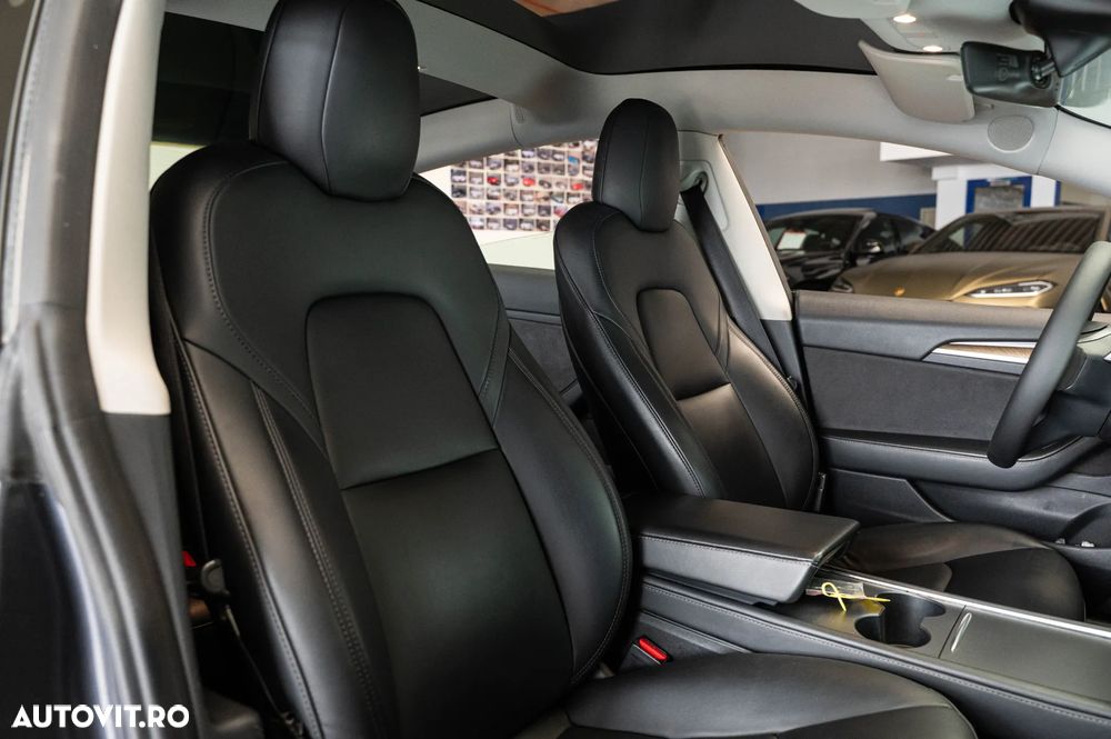 Tesla Model 3 - 27