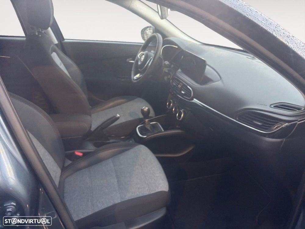 Fiat Tipo Cross 1.0 GSE T3 — fotografia 15