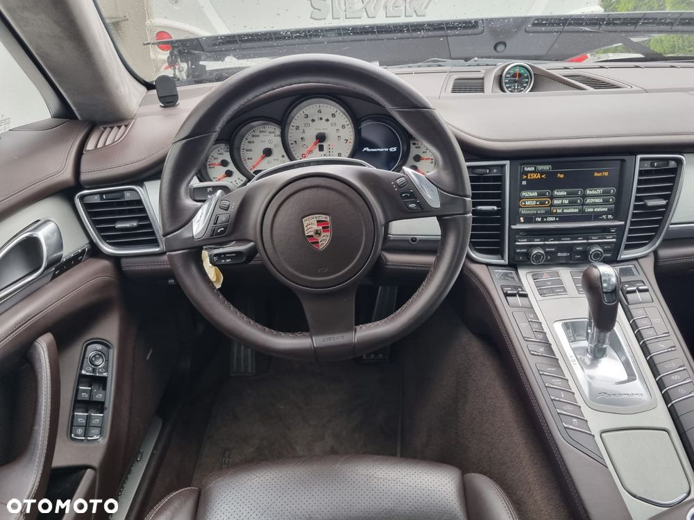 Porsche Panamera 4S - 11