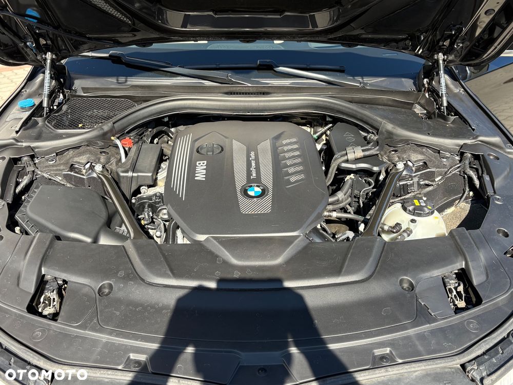 BMW Seria 7 740d xDrive - 17
