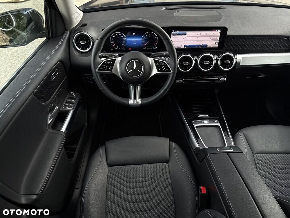 Mercedes-Benz GLB - 16