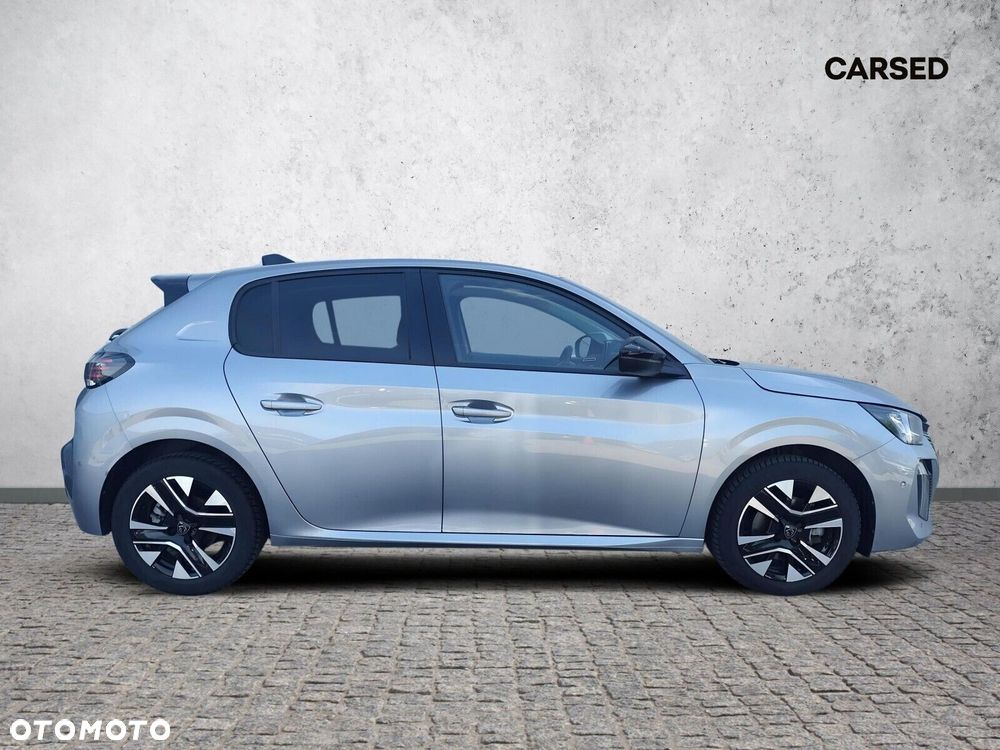 Peugeot 208 - 8