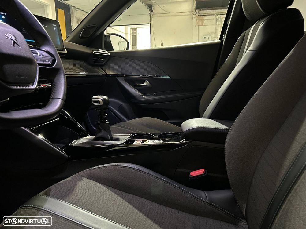 Peugeot 2008 1.2 PureTech Allure Pack - 43