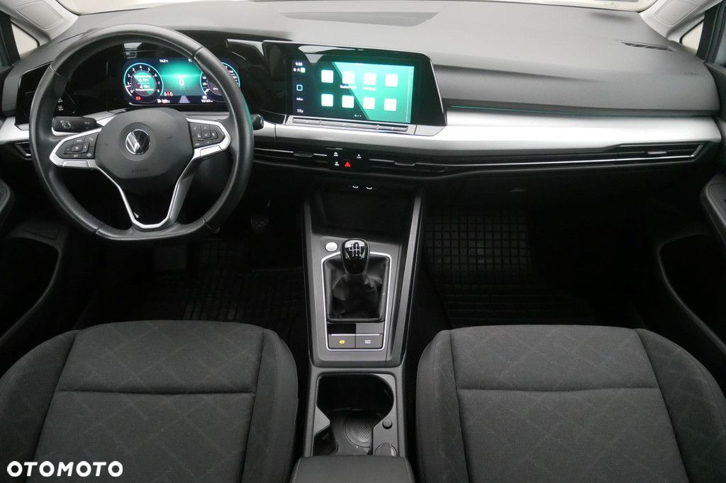 Volkswagen Golf - 8