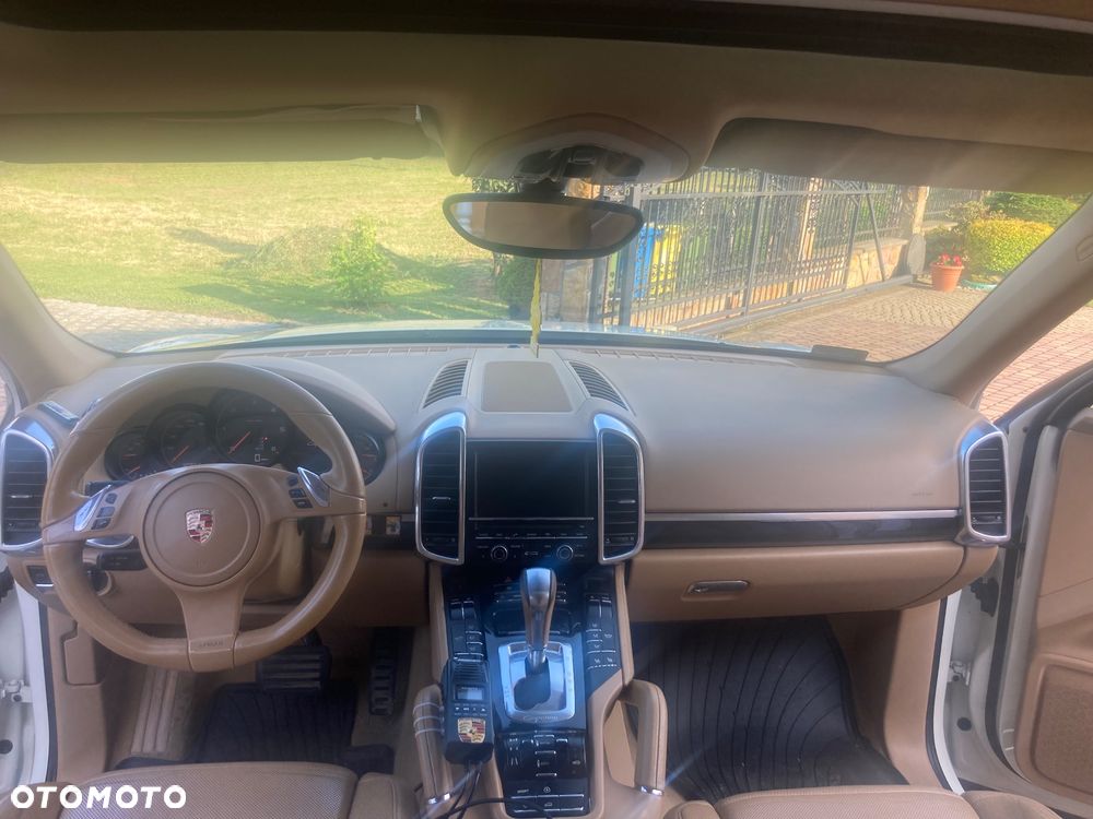 Porsche Cayenne - 14