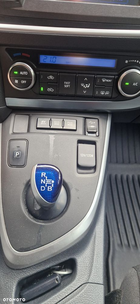 Toyota Auris - 16