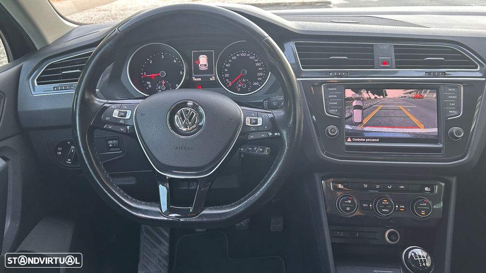 VW Tiguan 2.0 TDI Highline - 24