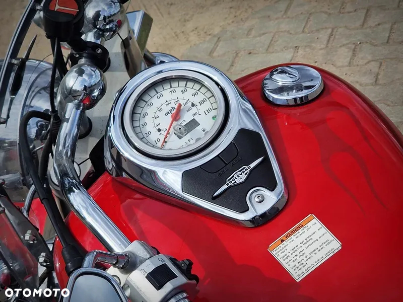 Suzuki VL 800 Volusia - Boulevard C50 - 12