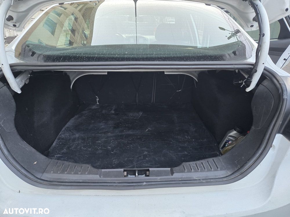 Ford Focus 1.0 EcoBoost Sport - 12