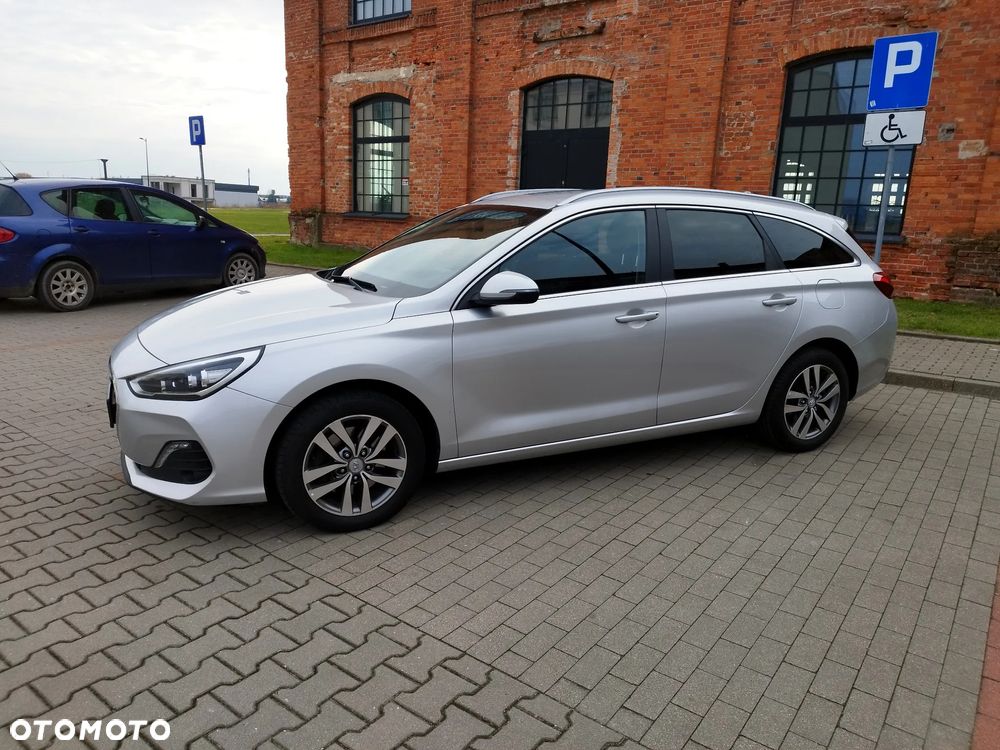 Hyundai i30 1.6 D Comfort - 10