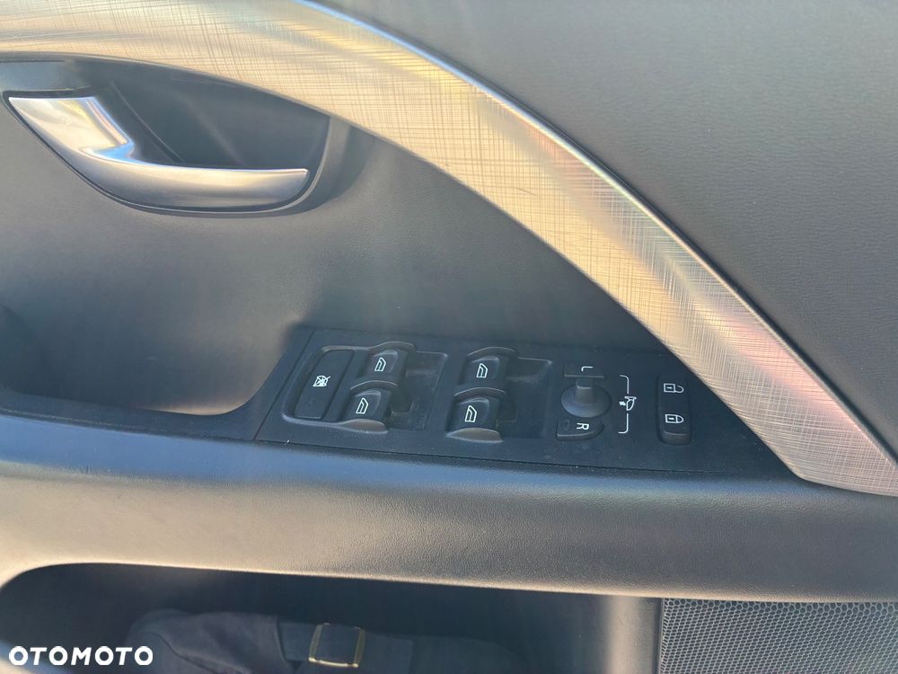 Volvo XC 70 D5 AWD Momentum - 14