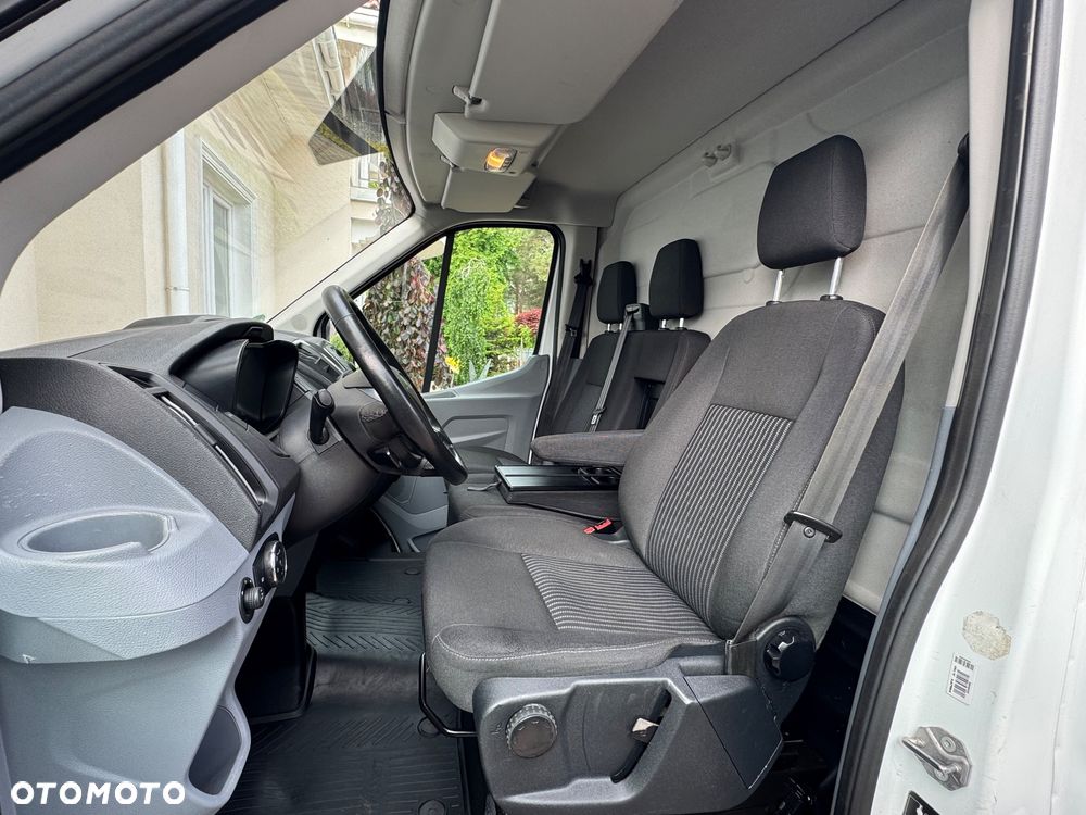 Ford Transit - 25