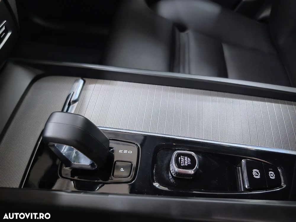 Volvo XC 60 B4 MHEV R-Design - 20
