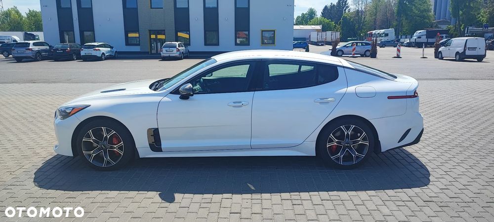 Kia Stinger - 3
