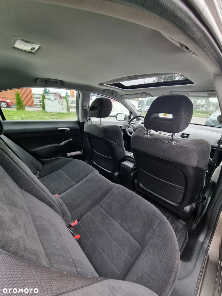 Honda Civic 1.8 Executive - 23