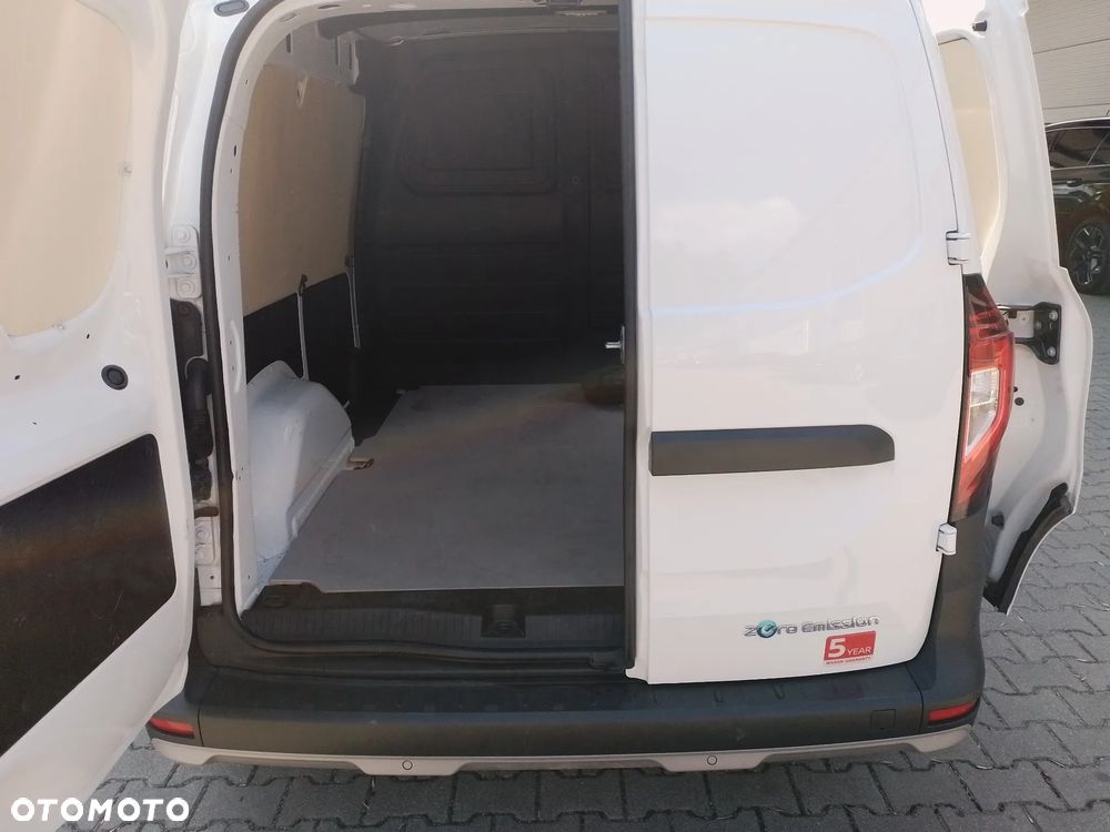 Nissan TOWNSTAR - 36