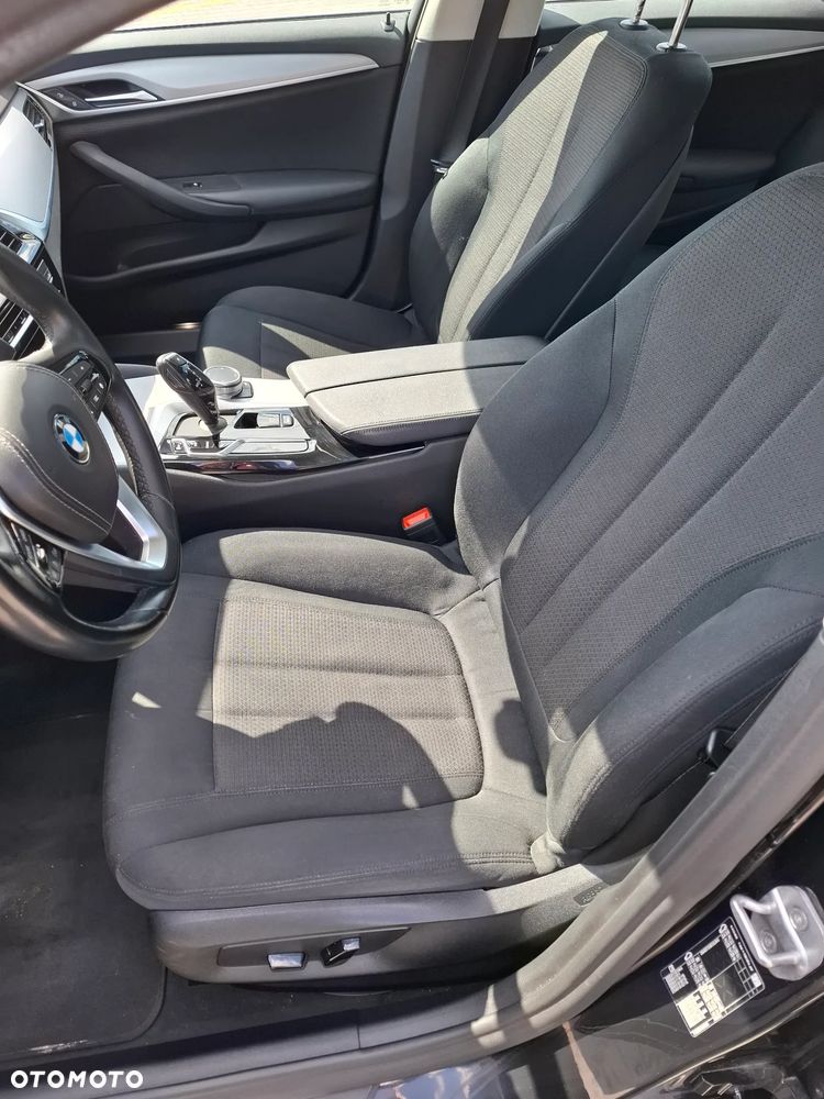 BMW Seria 5 518d - 11