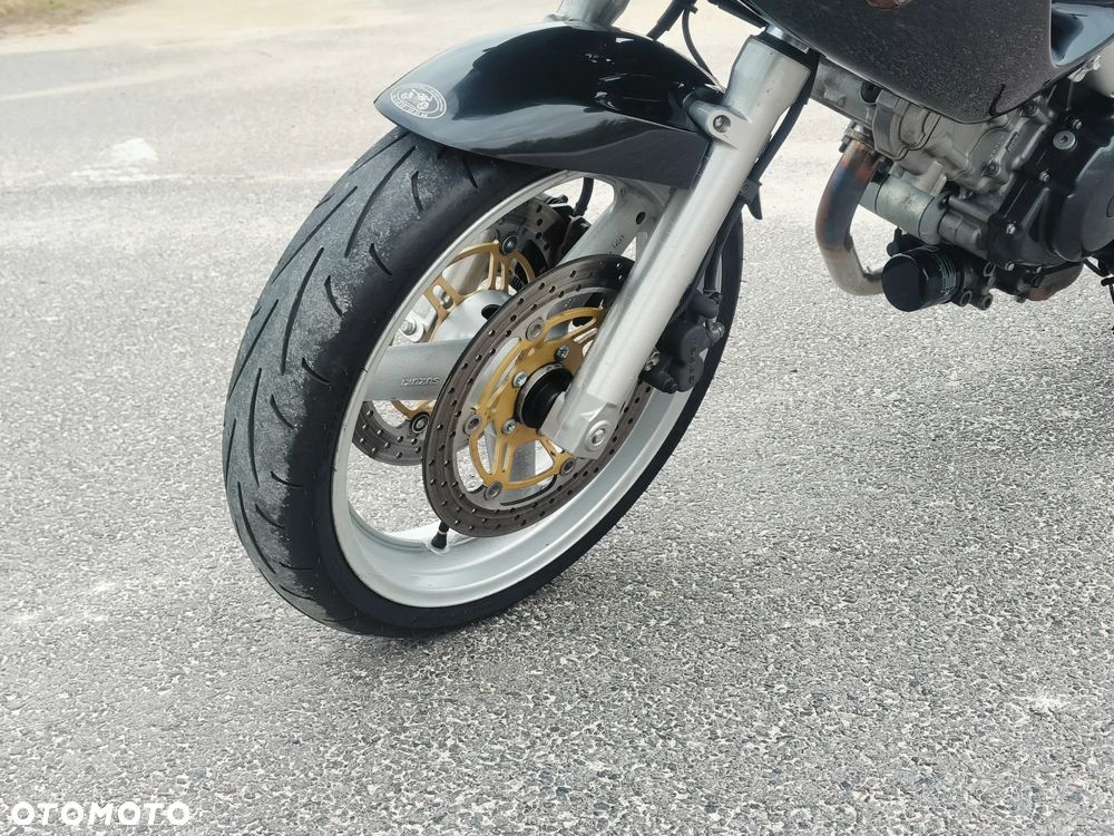 Suzuki SV - 25