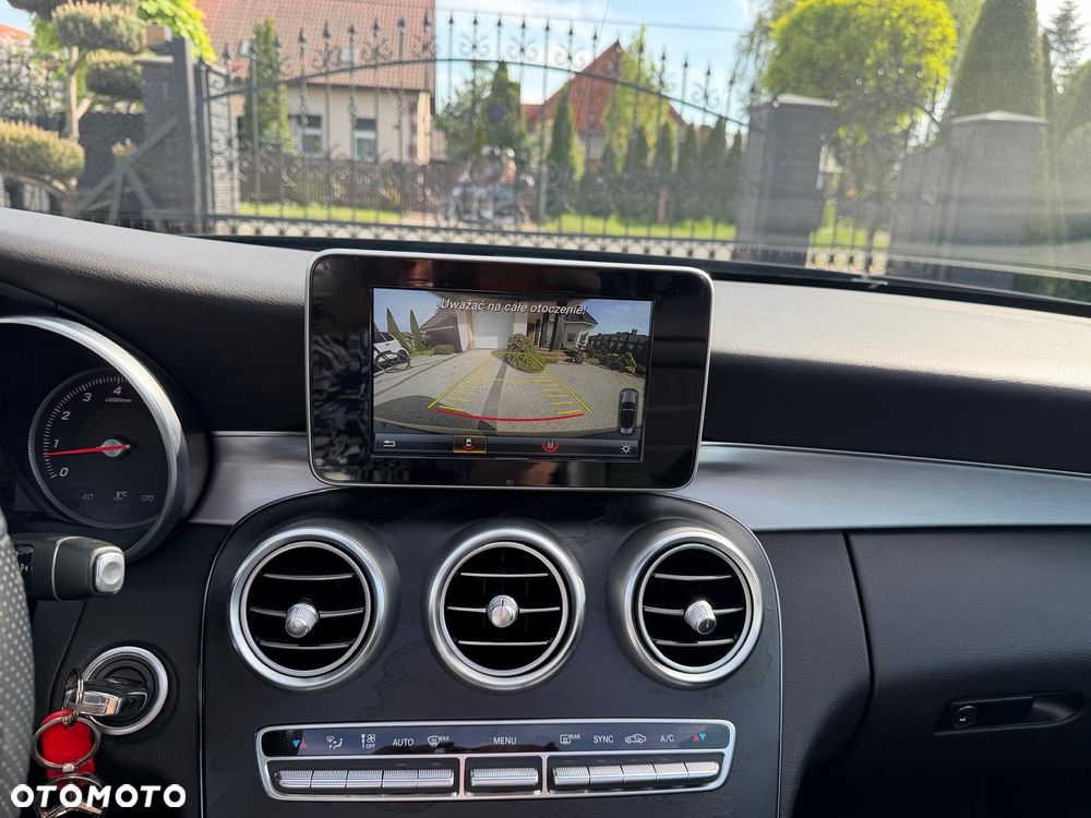 Mercedes-Benz Klasa C 200 9G-TRONIC AMG Line - 15