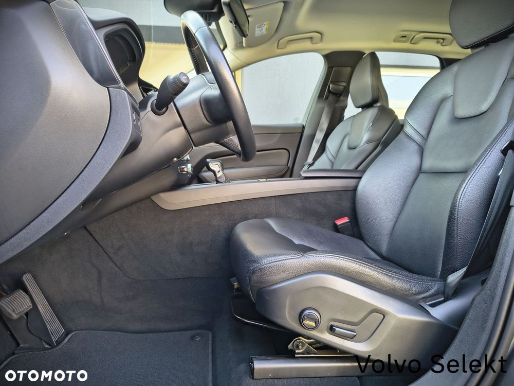 Volvo XC 60 - 25