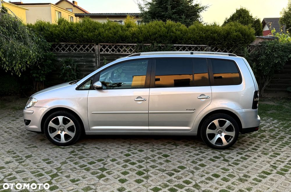 Volkswagen Touran 1.9 TDI Highline - 16
