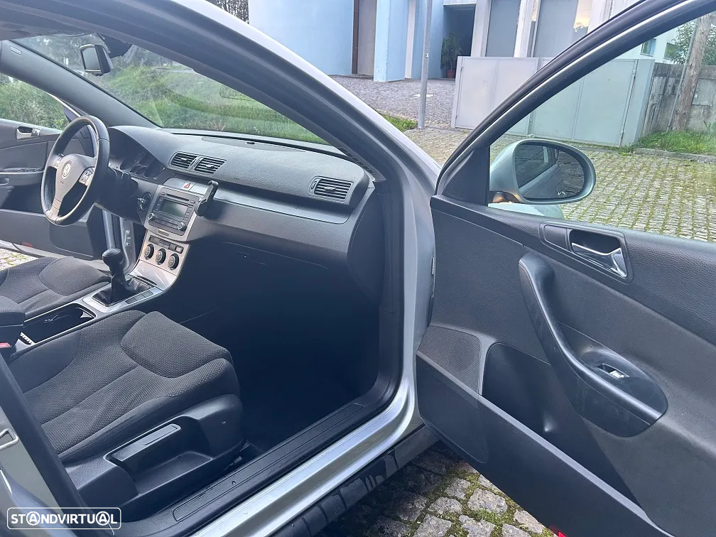 VW Passat 1.9 TDi Confortline - 19