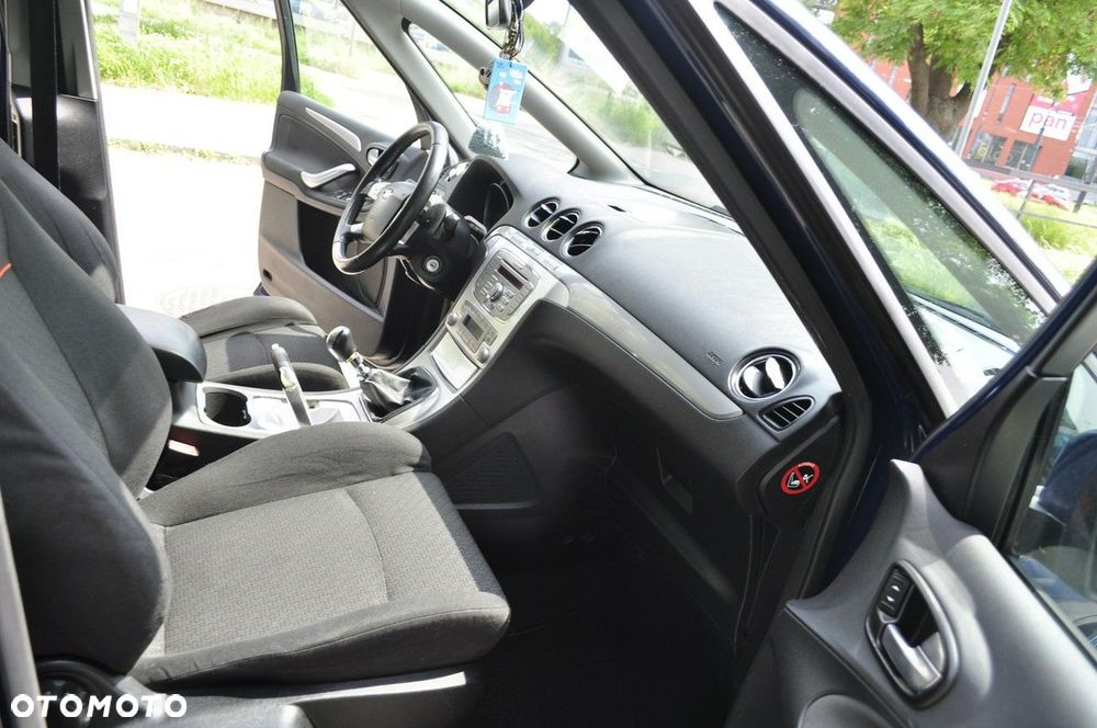 Ford S-Max - 12