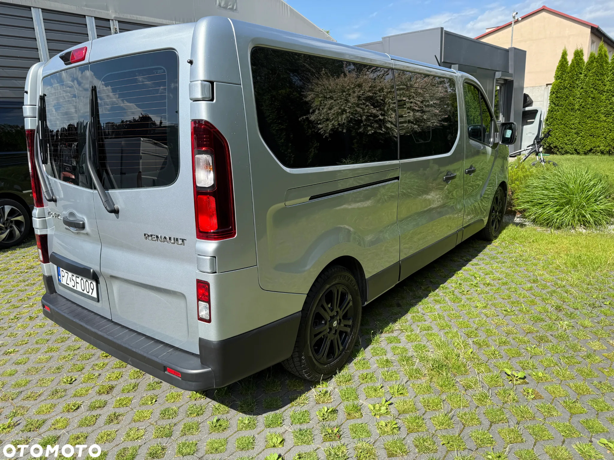 Renault Trafic 2.0 dCi L2H1 HD Extra (bryg.) - 11