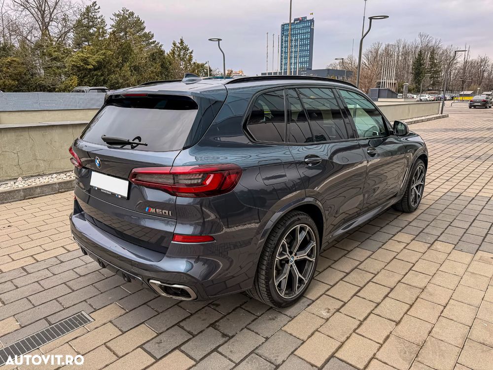 BMW X5 M M50i - 9
