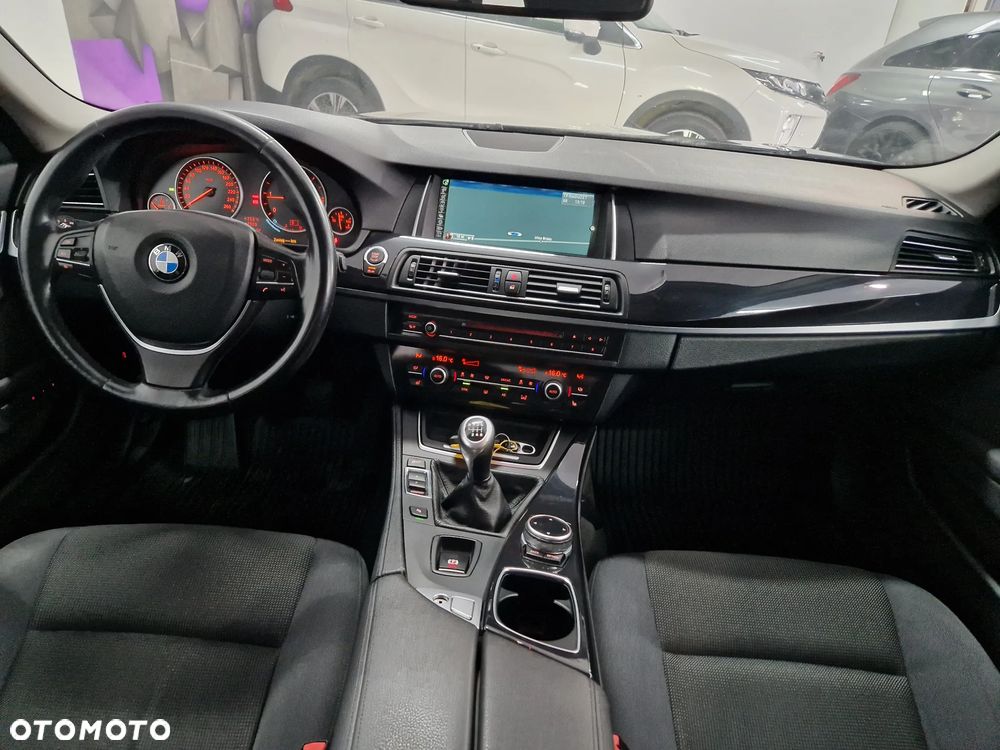 BMW Seria 5 520d - 5