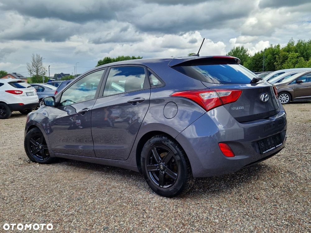 Hyundai i30 blue 1.4 Passion - 24