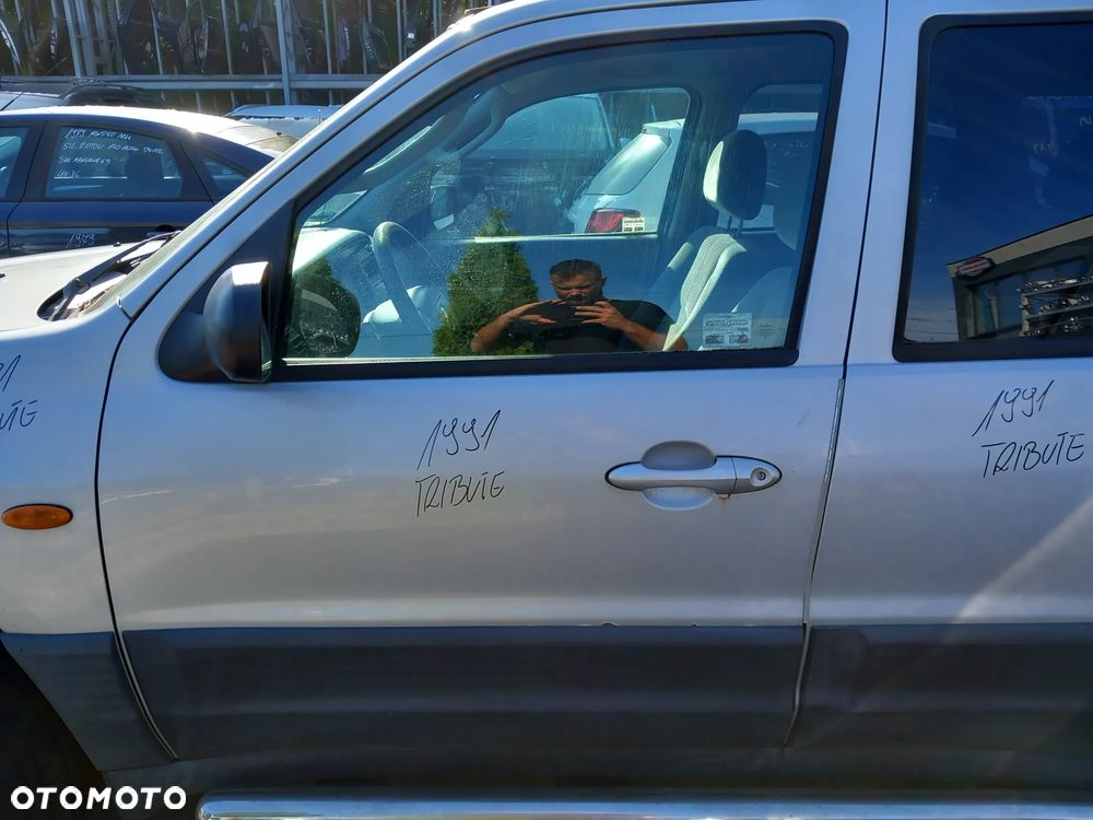 MAZDA TRIBUTE DRZWI LEWE PRZEDNIE LEWY PRZÓD