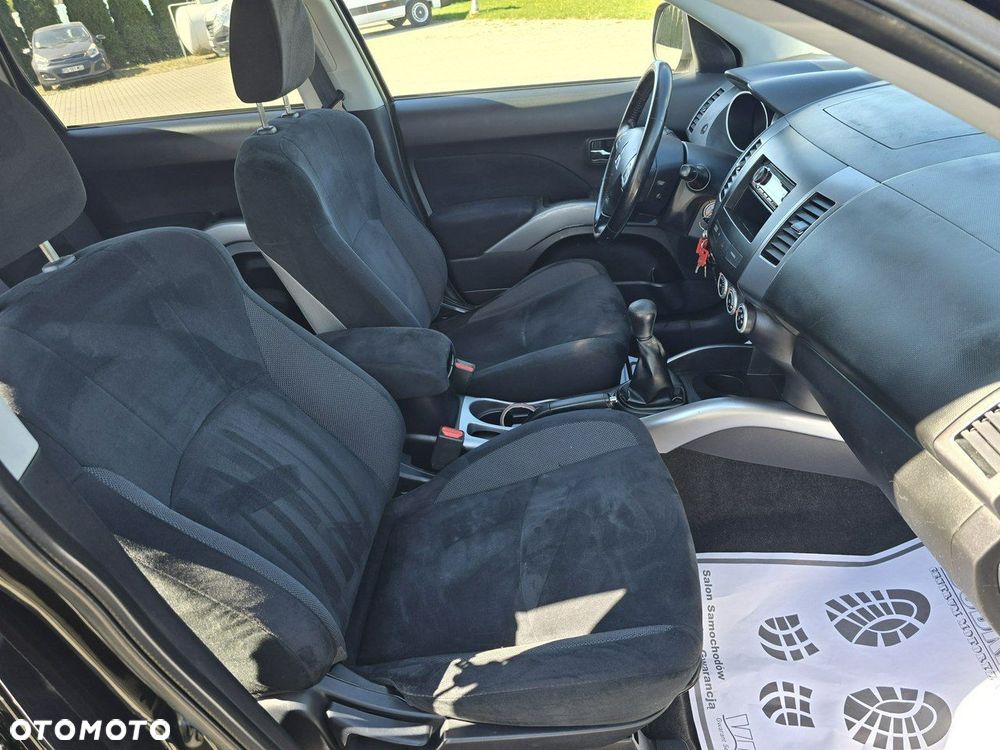Mitsubishi Outlander - 23