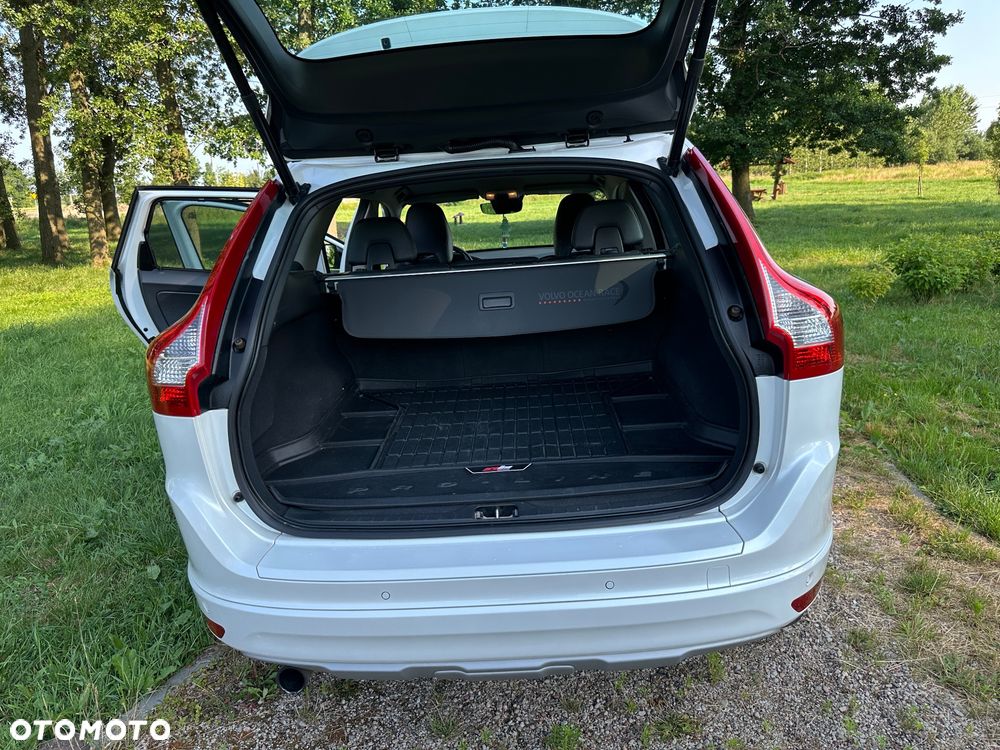 Volvo XC 60 D3 Drive-E Ocean Race - 13