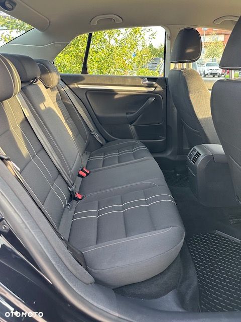 Volkswagen Jetta 1.6 Trendline - 9